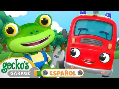 Fiona el camión de bomberos 🚒 | 🐸 Garaje de Gecko | Carros para niños | Vídeos educativos