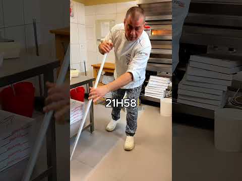 🕘 21h59… Quand t’as déjà rangé toute la pizzéria et que la commande tombe 😭🍕