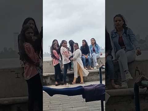 Public Reactions?#reaction #reactionvideo #calisthenics #streetworkout #marinelines #marinedrive