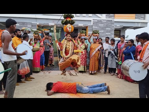 రాకేష్ బోనం అన్న గాలిలో సత్యాన బోనం చూడండి😱కొండపోచమ్మ జాతర🙏😍| kondapachamma Jatara Rakesh Bonam Anna
