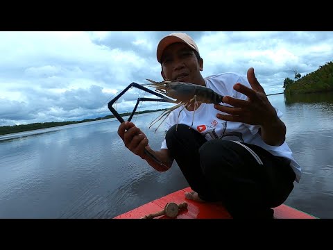 Perahu baru bawa hoki, baru 2 kali mancing panen terus, langsung masak gulai belacan saat hujan