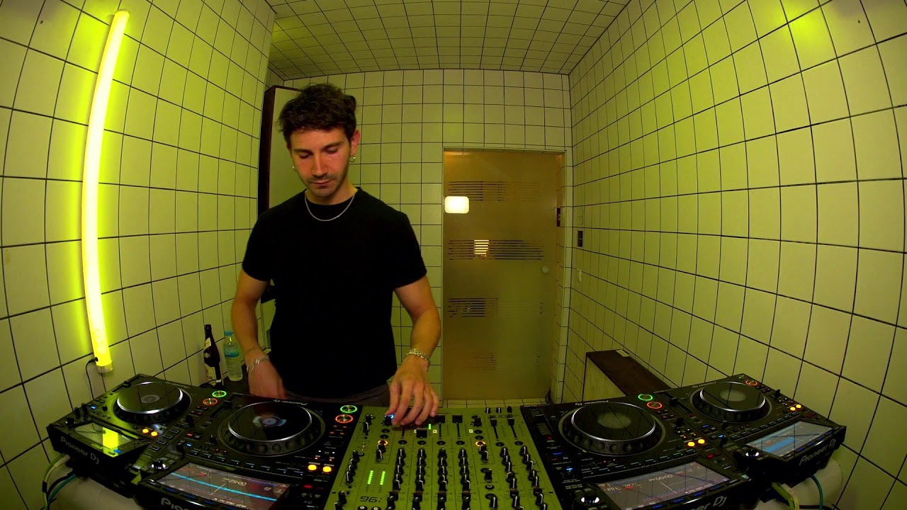 Driller – Amstra | HÖR – November 6 / 2025