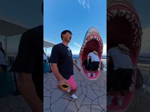 meluncur dari atas gedung Mall#shortvideo