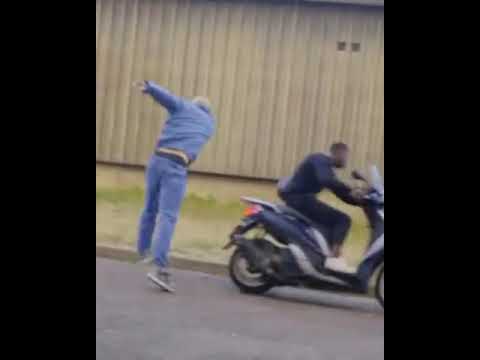 MICHEL LE GARDIEN DU 93 GIFLE UN JEUNE À SCOOTER (RAGNAR LE BRETON)