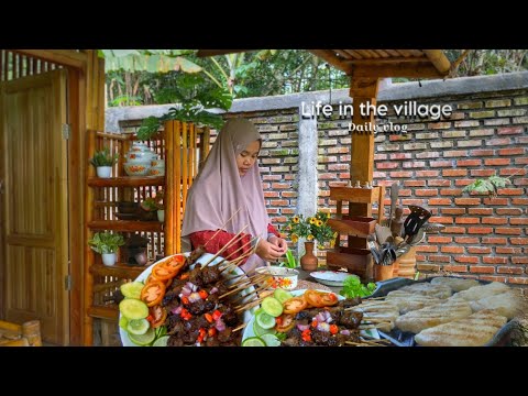 Masak di dapur terbuka | Menikmati ulen ketan bakar & sate | Hidup di Desa