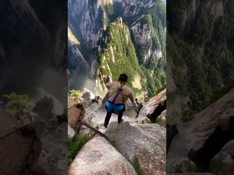 Mountain Collapses While Climbers Are Still on It