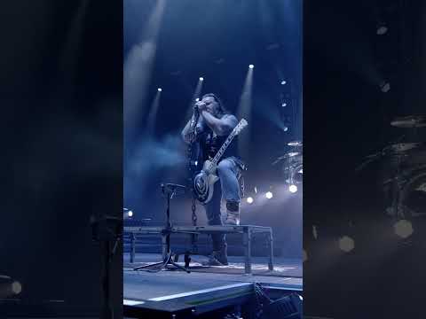 „U mě dobrý“ z živáku „25 let Live“ právě teď na YouTube! 🎤 #skwor