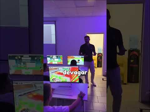 Quando a turma inteira engana o professor 😂🎮 (@kupriandro) #shorts