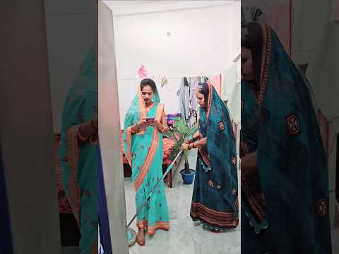 छोटी बच्ची की इंसानियत😔#shorts #emotional #humanity #hearttouching #youtubeshorts