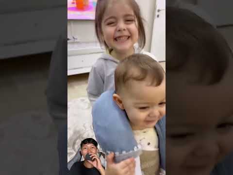 ADE KUAT GENDONG KAKAK ⁉️KOK TERBALIK CUMA PRANK KOK 😱🥰