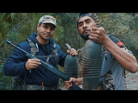 Caza Primitiva De Cusucos Con RIFLE Sin Mira