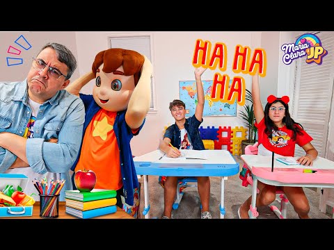 Maria Clara e JP em uma história de respeito ao professor na sala de aula