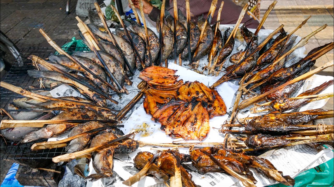 1 Day CAMBODIAN STREET FOOD TOUR - Breakfast, Lunch & Dinner in Phnom Penh, Cambodia