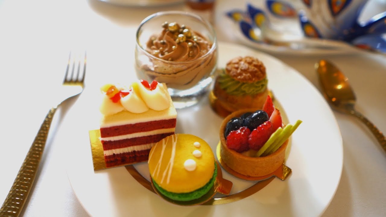 A Fancy Tea Date Day With Friends & A Canadian Snack Haul! Waldorf Astoria Peacock Alley Royal Tea The Tim Tracker