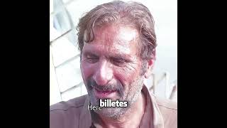 Los hombres encuentran que los taxis son muy rentables.#peliculas #shorts #movie