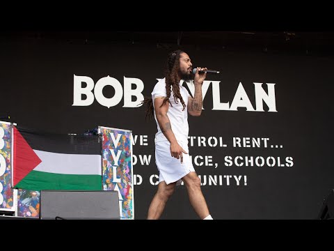 ‘Absolute disgrace’: Nigel Farage slams Glastonbury festival for anti-IDF chant