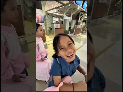 UYUN GAK SABAR NAIK PESAWAT 😂