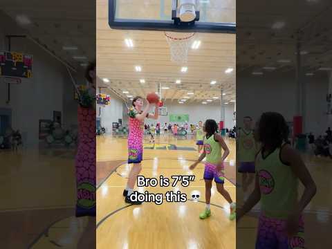 “DUNK THE BALL” 😭😭
