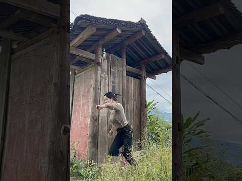 Có ai ở trong rồi #village #smallhouse #toilet