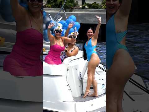 ??Nothing But Good Times Aboard a Yacht! ?? | Miami River | Miami Boats. ✨?