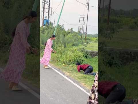 😤🤣 #skating #road #crazy #girl #funny #reaction #youtubeshorts #viralshorts #shortvideo #shorts