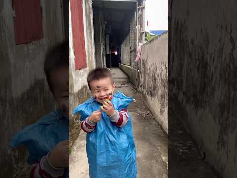 cậu bé ngu ngơ may mắn gặp được người anh tốt bụng 12 #shorts