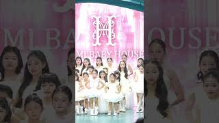 Một chiếc em bé đánh yêu hết phần thiên hạ 😘
