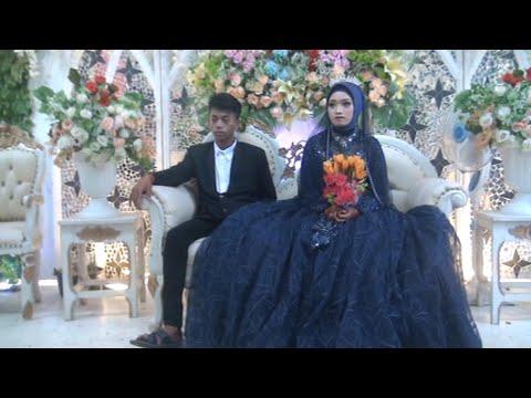 Pengantin Ketika Pertama X Duduk   di Pelaminan