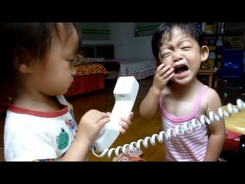 2歲半雙胞胎和爸爸的第一次越洋電話，竟把爸爸叫成....★奈華2y5m