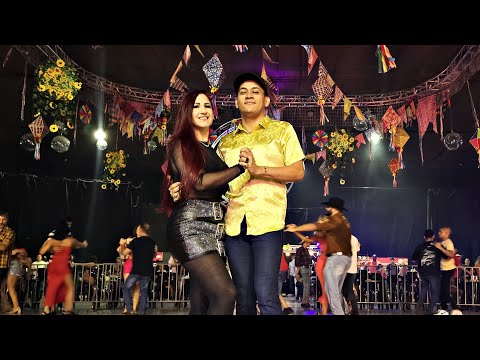SENTINDO O PERFUME DELA | DANÇANDO FORRÓ NO BAILÃO DO  RICARDINHO RHAYNE "VANERÃO"