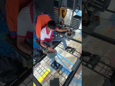 Life Inside a Giant Crane: What Gantry Crane Operators Really Face 🚢🔝 #Shorts