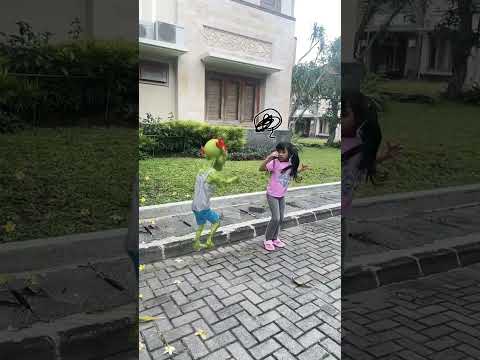 SAMANTHA DIKEJAR ZOMBIE SERAM #samantha #viral