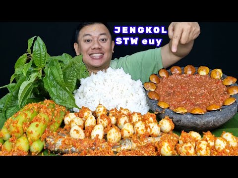 WAH ASLI INI MAH NIKMAT BANGET MAKAN LALAPAN JENGKOL STW MENTAH SAMBEL TERASI BALADO IKAN SARDEN