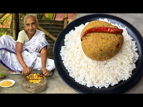 এই রান্নাটা বাড়িতে একবার বানালে এটা দিয়েই এক থালা ভাত শেষ হয়ে যাবে।Vorta recipe in bangla