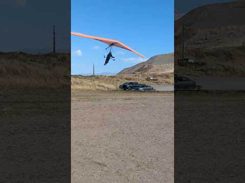 Soft hang glider landing at Point of the Mountain, Utah ๐ #hanggliding