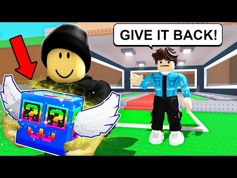 Stealing My Friend’s NEW 0.01% LUCKY BLOCK BRAINROTS (Steal a Brainrot)
