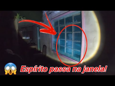 Algo assustador aconteceu na casa mal-assombrada, não foi uma boa ideia retornar.