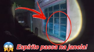 Algo assustador aconteceu na casa mal-assombrada, não foi uma boa ideia retornar.
