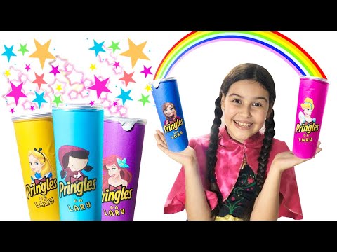 FINGE BRINCAR DE PRINCESA  Kids Pretend Making Pringles with Belle الشبس السحري !!