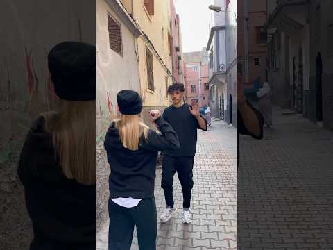 Street robbery in Morocco🤯🇲🇦 محاولة سرقة في الشارع…