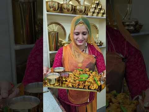 राजस्थानी बेसन प्याज के लच्छा पकोड़े | Rajasthani Besan Pyaz ke Laccha Parathe | Marwadi Rasoi