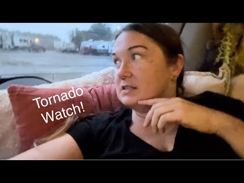 Living in my car | waiting out an epic storm at a Love’s truck stop #florida #storm #solotravel