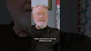 Ridley Scott fala sobre a escolha de Joaquin para interpretar Napoleão.