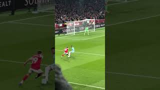 Leandro Trossard sends Kyle Walker on a ride #ArsenalvBurnley