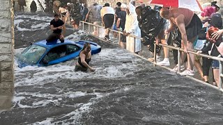 5 minutes ago, Chaos in US! Wisconsin becomes a river. Cars sink, vehicles get stuck.