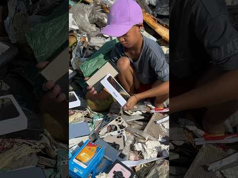 😂😂Boy Found iPhone broken 😂📲📱📱#iphone16promax#foundphone