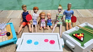 Family games ! Elsa & Anna toddlers - who wins & who loses? Barbie dolls