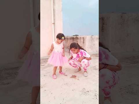 Maa beti ka pyar ❤️😍 Maa ki help 🫡#shorts #Maa #viral #emotional
