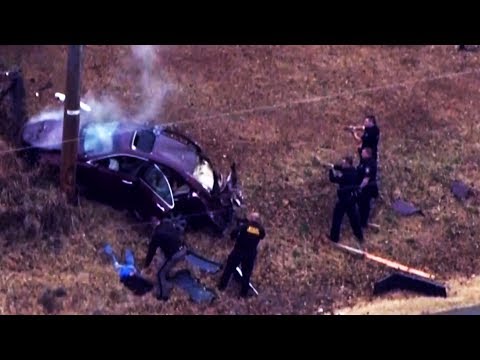 Oklahoma police chase ends in dramatic crash