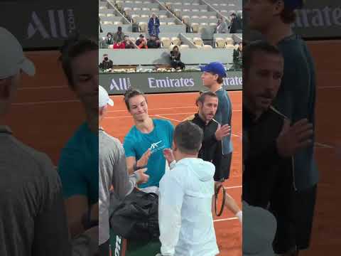 Jannik Sinner si allena sullo Chatrier prima dei quarti contro Bublik- Roland-Garros 2025 🦊